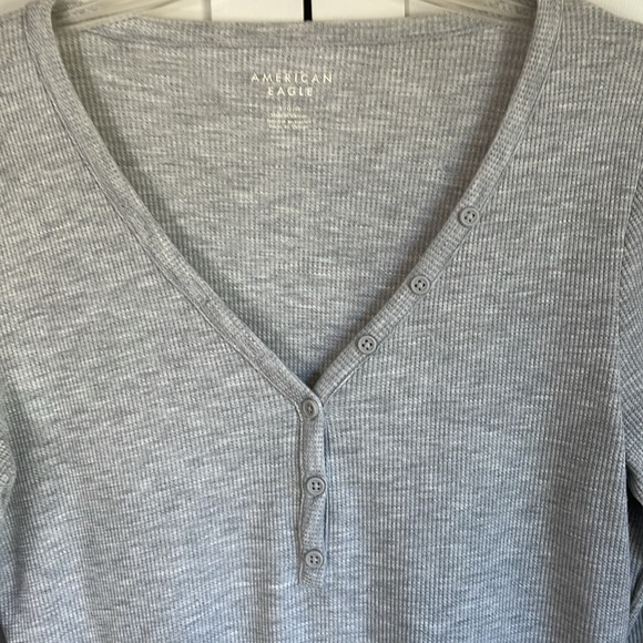 American Eagle V-neck button Henley. Worn two times. Like new condition! - Picture 3 of 4